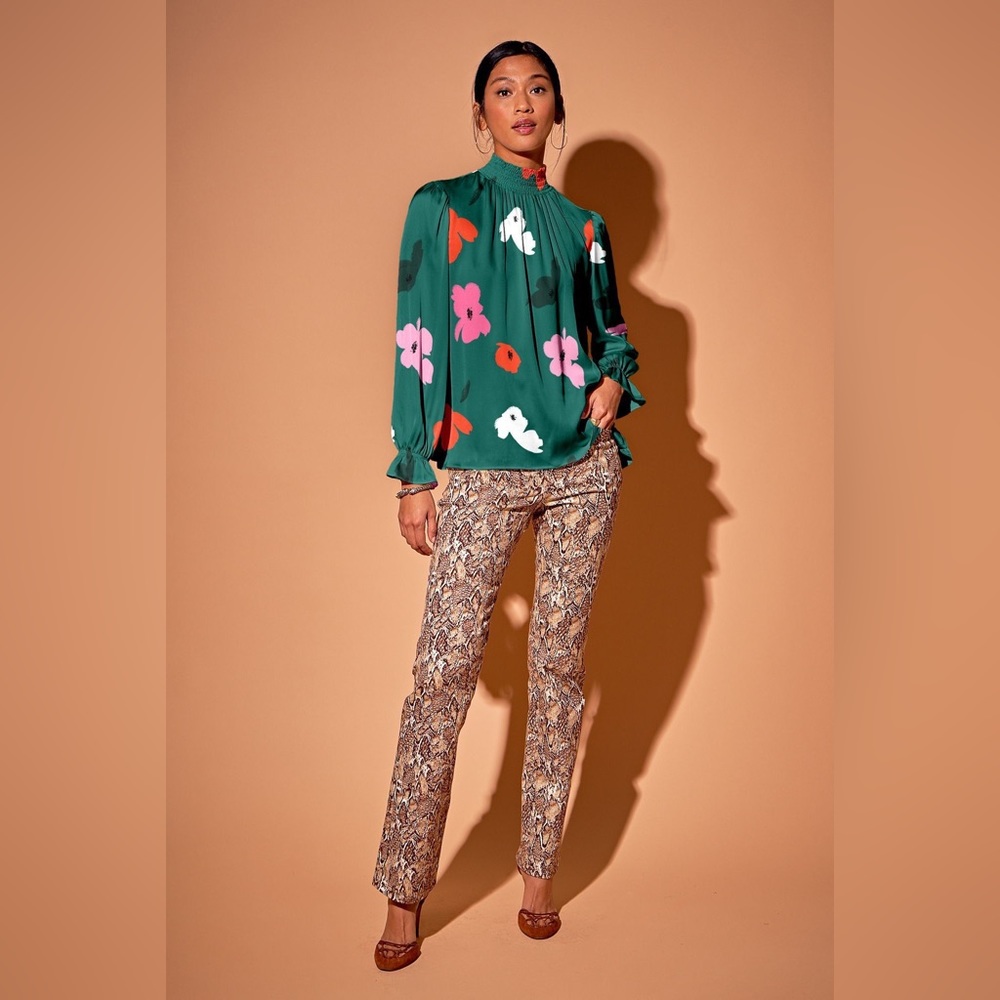 Tucker NYC. Stella Top. Emerald Painted Poppies